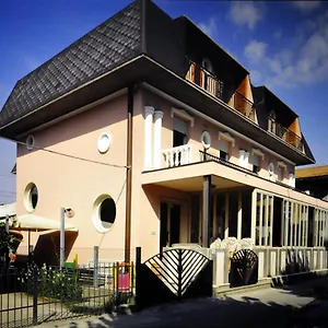  Hotel Cesari Italia